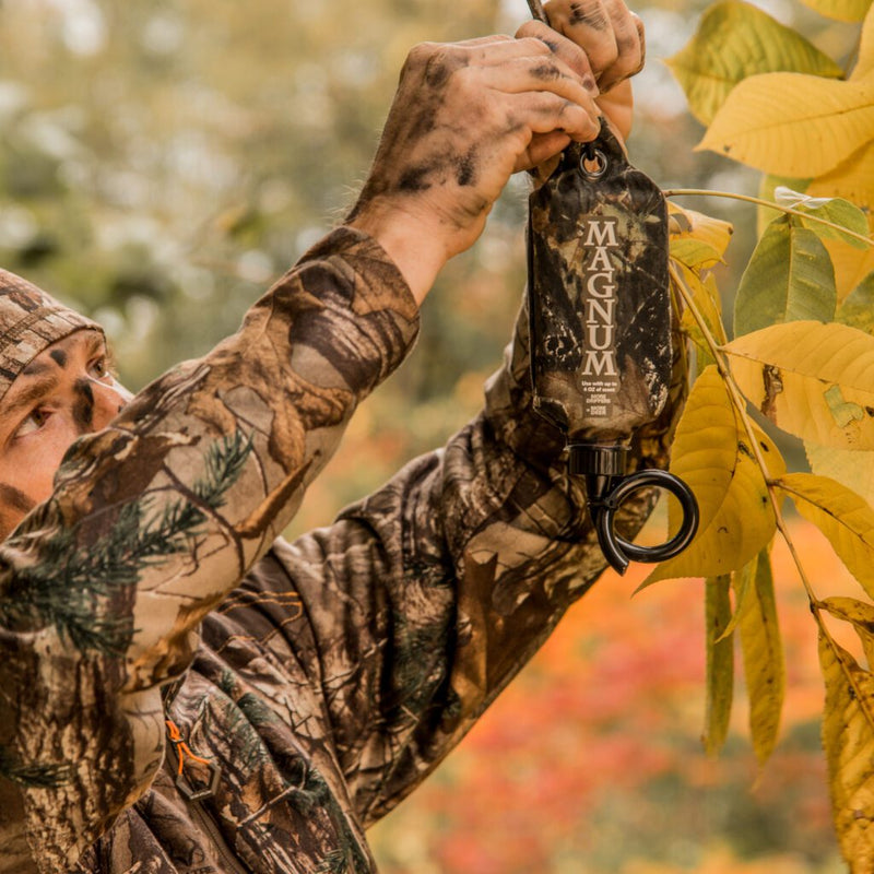 Load image into Gallery viewer, Wildlife Research Center Magnum Dripper/4oz Active-Scrape w/Scent Reflex
