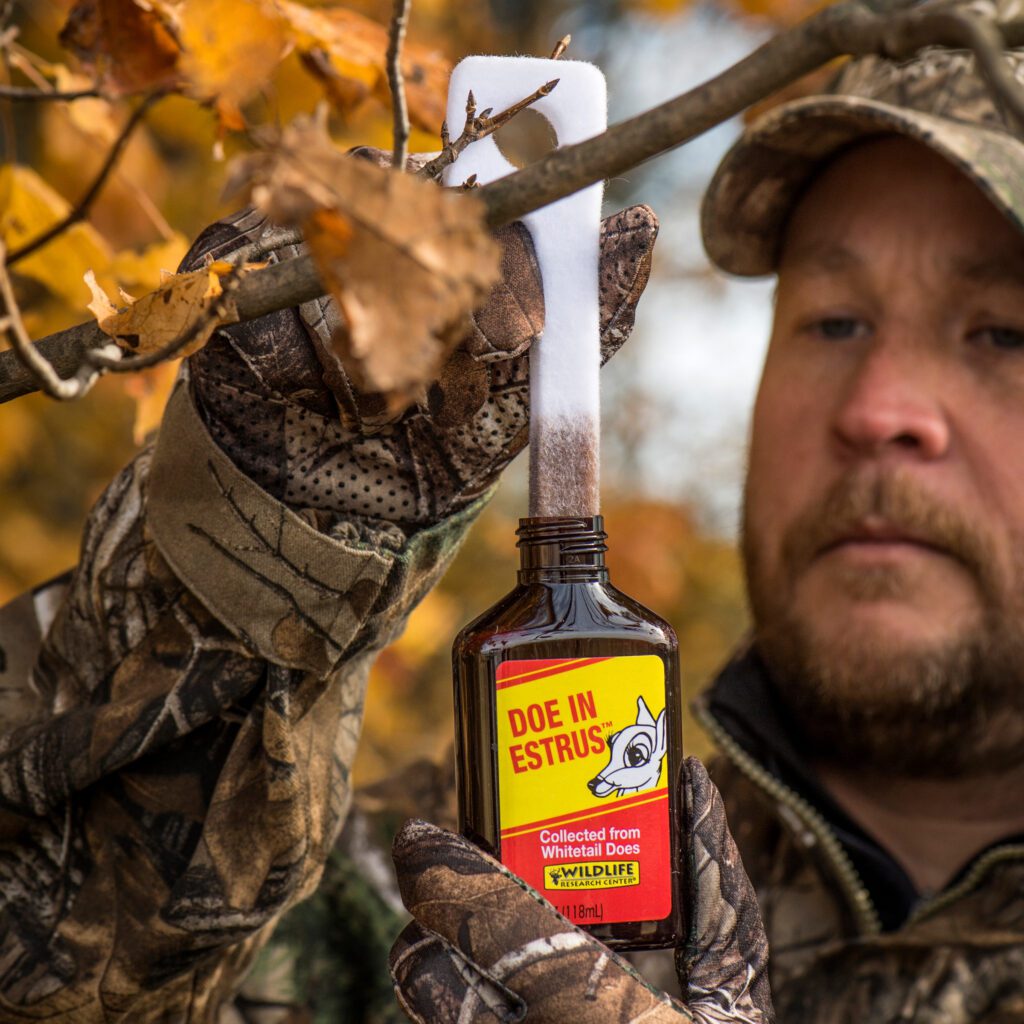 Wildlife Research Center Doe in Estrus Scent Attractant