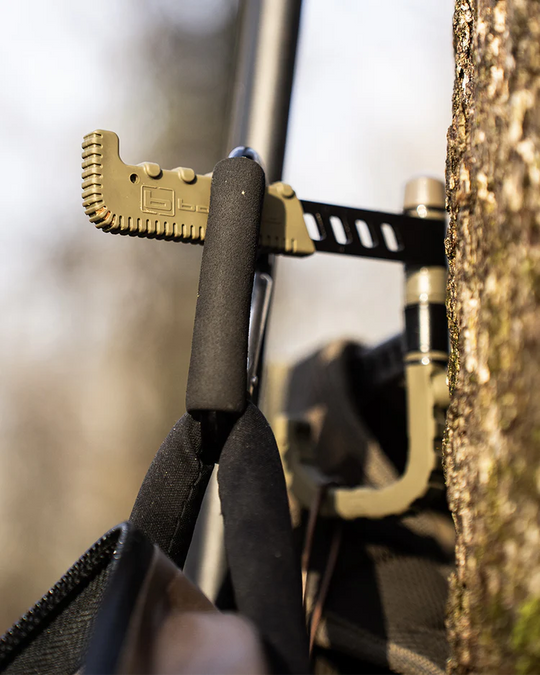Banded Air Triple Tree Hook