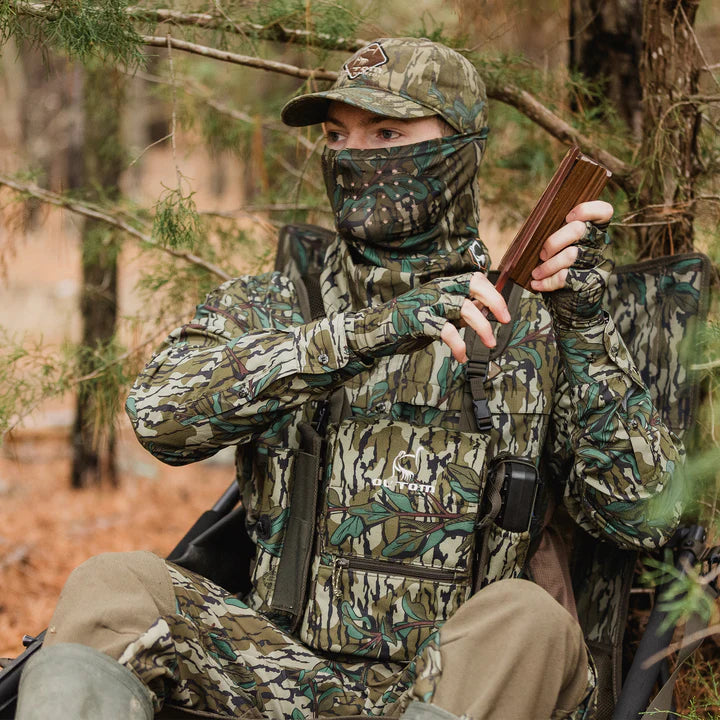 Load image into Gallery viewer, Ol' Tom Run-N-Gun Turkey Chest Pack
