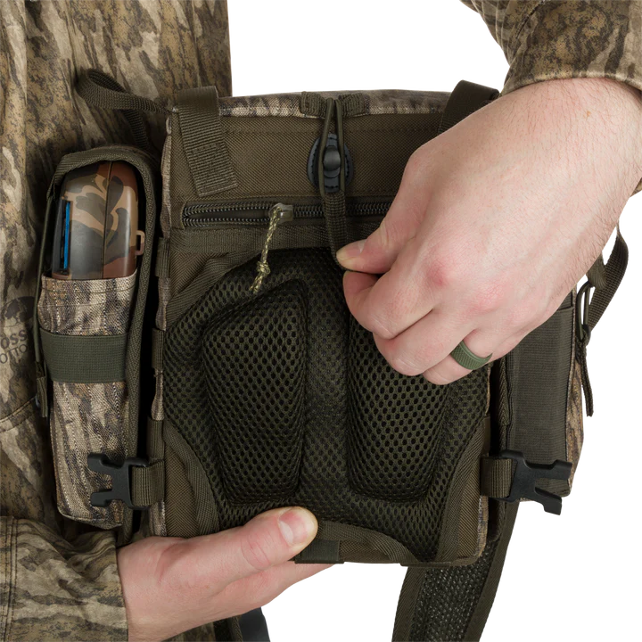 Load image into Gallery viewer, Ol' Tom Run-N-Gun Turkey Chest Pack
