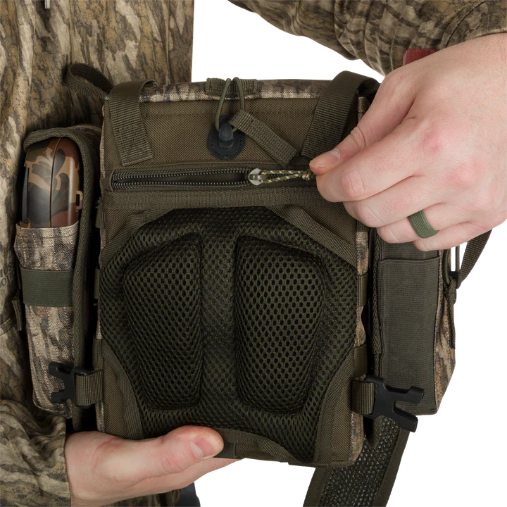 Load image into Gallery viewer, Ol' Tom Run-N-Gun Turkey Chest Pack
