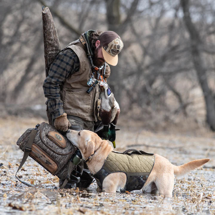 Load image into Gallery viewer, Rig'em Right Lock &amp; Load Blind Bag Mossy Oak Bottomland
