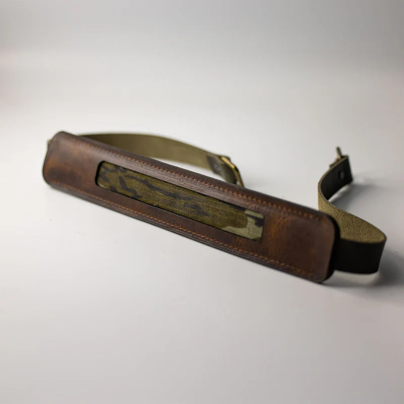 Load image into Gallery viewer, Rolling Thunder Deluxe Turkey Tote w/ Mossy Oak Bottomland In-lay
