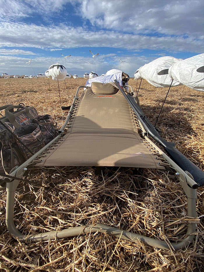 Load image into Gallery viewer, Alps Outdoorz Snow Goose Chair
