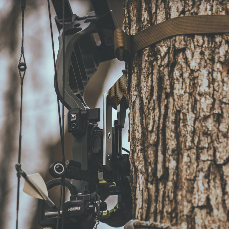 Load image into Gallery viewer, Latitude Fixed Bow Hanger
